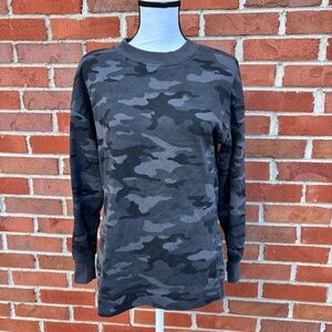 GAP Charcoal Grey & Black Camoflauge Crewneck Pullover Sweatshirt Womens XS